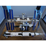 MOC 93305 International Space Station - 1:110 Scale - Historical Timeline 2021